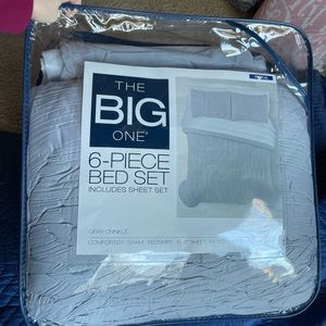 Twin XL bed comforter